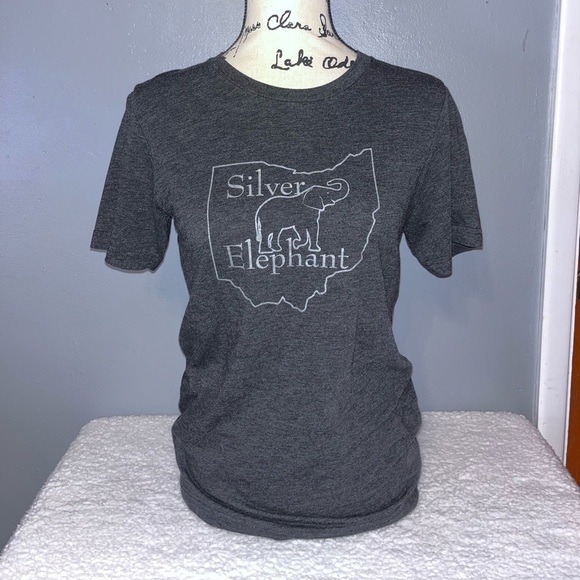 🐘SILVER ELEPHANT TEE🐘 - Picture 1 of 4